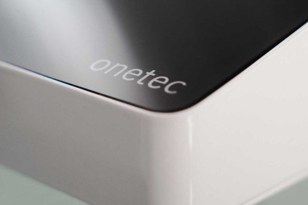Das onetec-Gerät zur Entfernung von Hautmakeln